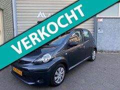 Toyota Aygo - 1.0 VVT-i Comfort Eerste eigenaar / Airco / 5-deurs / NAP / APK 02-2026