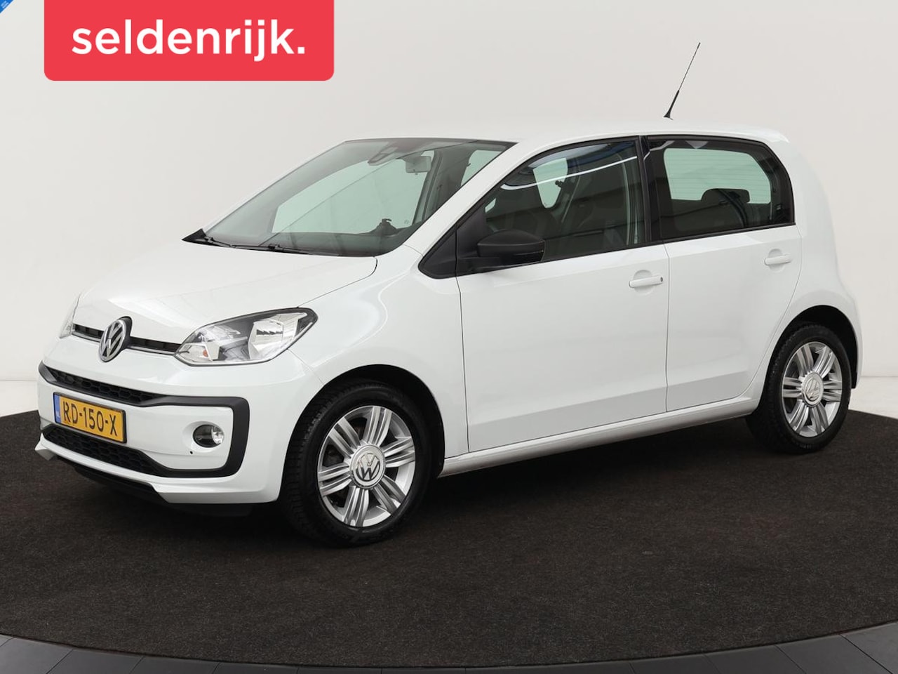 Volkswagen Up! - 1.0 BMT high up! | Cruise control | Airco | Bleutooth | LMV 15 inch | Parkeersensoren acht - AutoWereld.nl