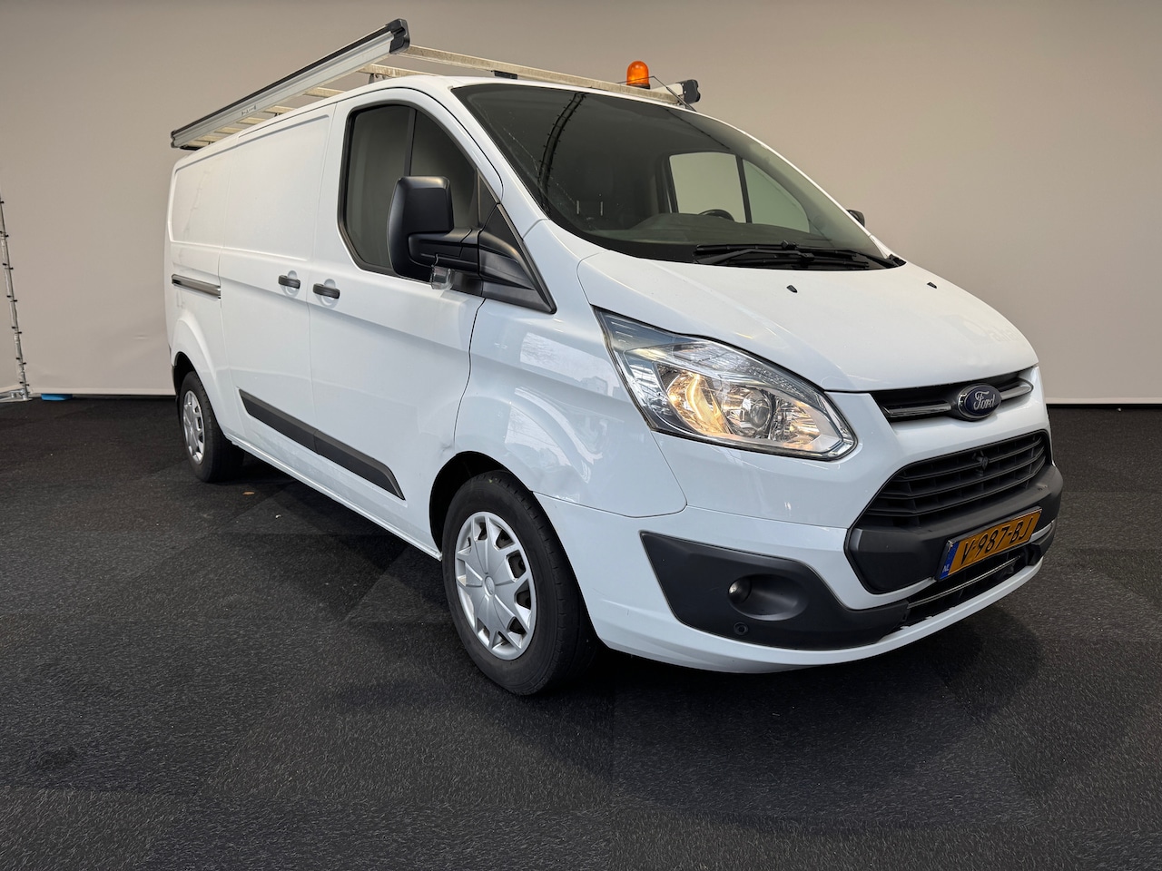 Ford Transit Custom - 340 L2H1 130 PK imperiaal trekhaak Euro 6 - AutoWereld.nl