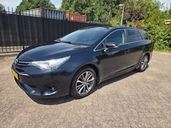 Toyota Avensis Touring Sports - 1.8 VVT-i Dynamic Leer/Navi/Clima/Stoelverw