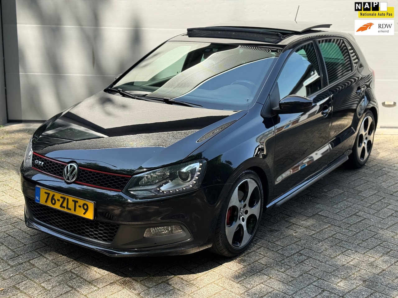 Volkswagen Polo - 1.4 TSI GTI l Pano l Automaat l Climate l Xenon l Rijdt & Schakelt zeer goed l - AutoWereld.nl