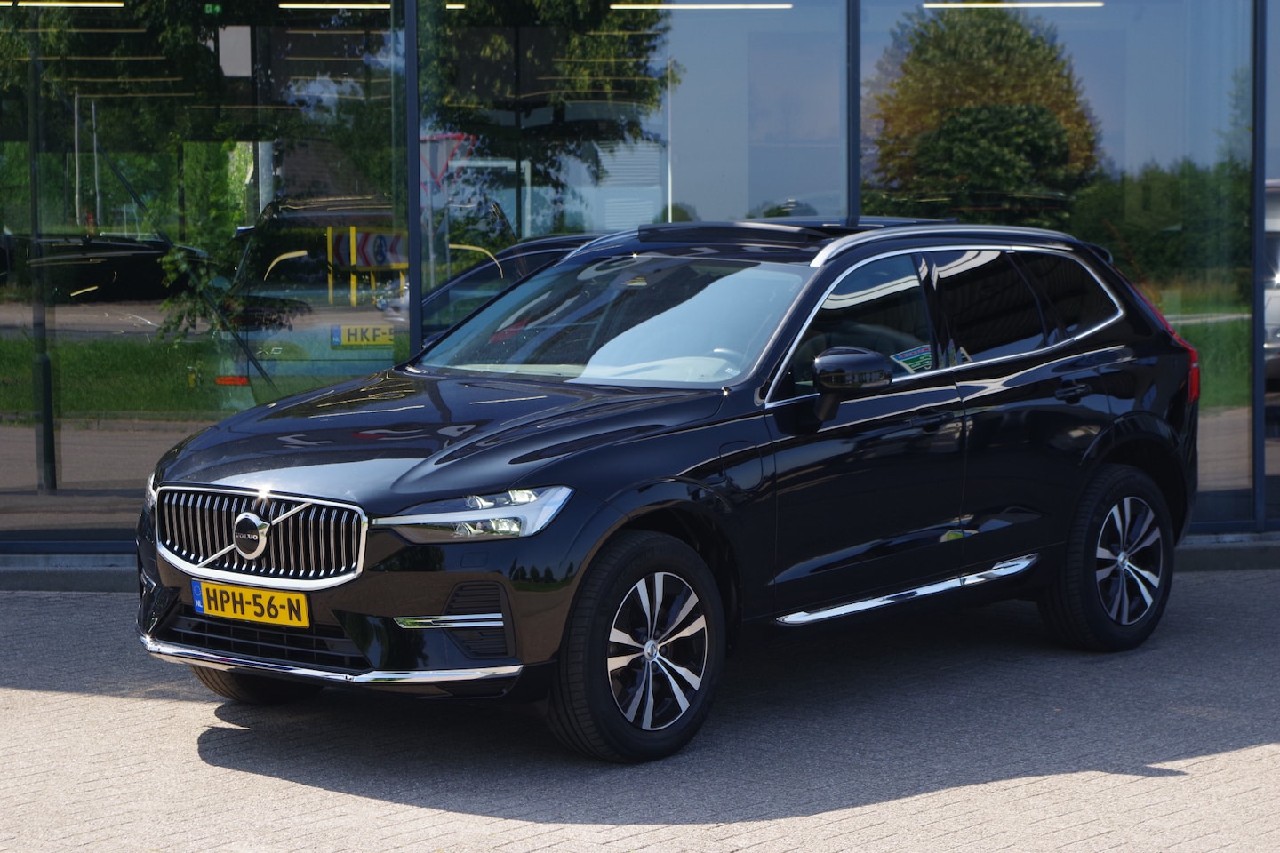 Volvo XC60 - 2.0 T6 Plug-in hybrid 340 PK AWD Inscription, Panoramadak, Harman/Kardon, Leder - AutoWereld.nl