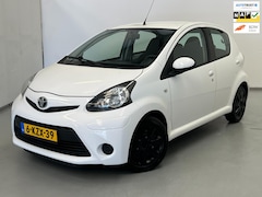 Toyota Aygo - 1.0 VVT-i Now / NL-auto / Navi / Airco / 5-drs