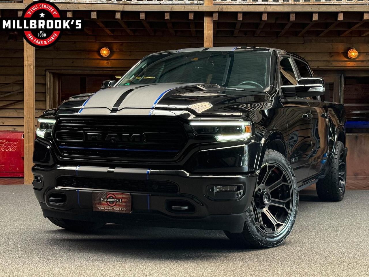 Dodge Ram 1500 - 5.7 V8 4x4 Limited Night, origineel Nederlands, Luchtvering, 4Play velgen 22"!!! - AutoWereld.nl