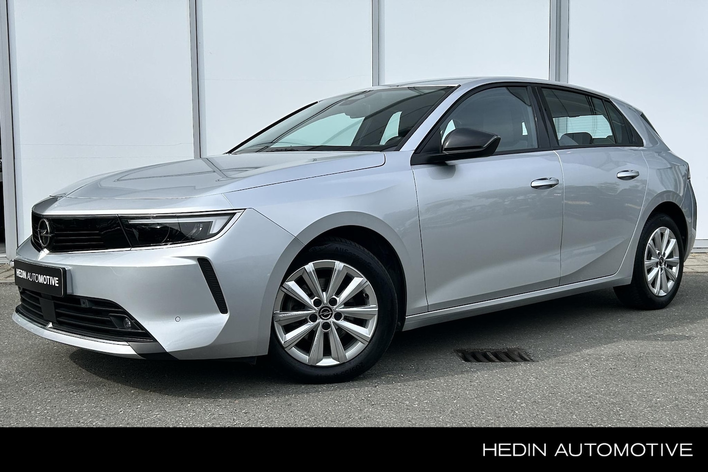 Opel Astra - 1.2 110pk Edition | Navigatie | Parkeersensoren voor + achter | Draadloze Carplay | 16" LM - AutoWereld.nl