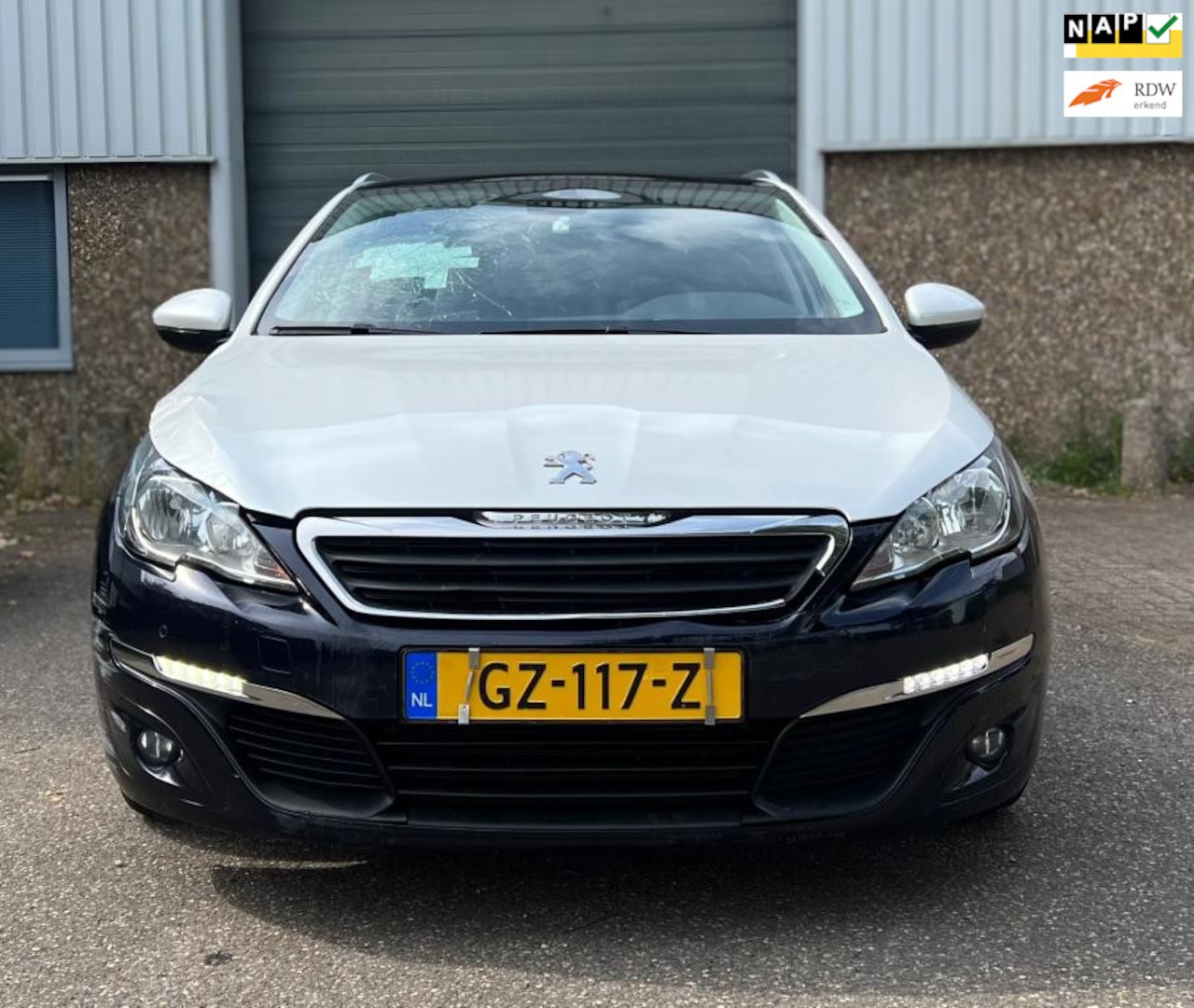 Peugeot 308 SW - 1.2 PureTech Blue Lease Executive|schade|motorisch 100% - AutoWereld.nl