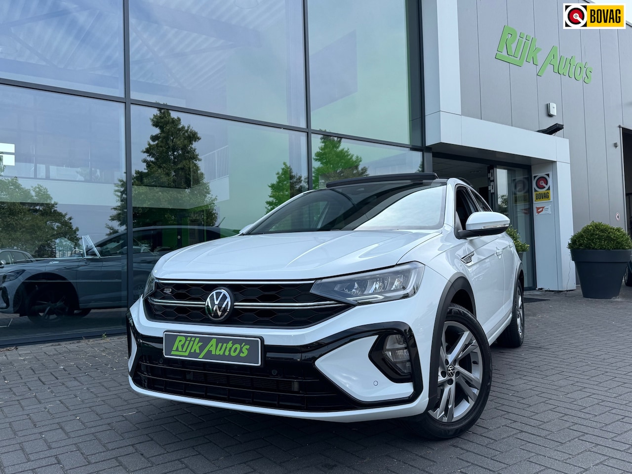 Volkswagen Taigo - 1.0 TSI R-Line * Panoramadak * Virtual Cockpit * Led * PDC 2X - AutoWereld.nl