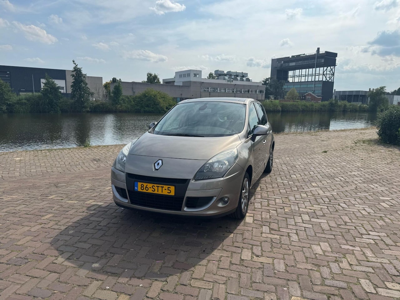 Renault Scénic - 1.6 Parisienne E85 1.6 Parisienne E85 - AutoWereld.nl