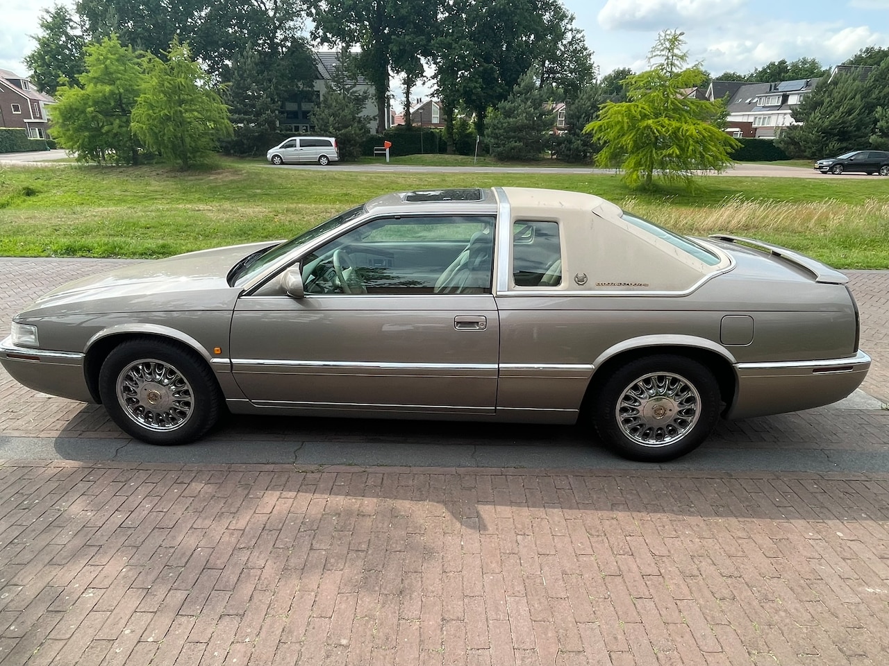 Cadillac Eldorado - 4.6 Touring Coupé V8 - AutoWereld.nl