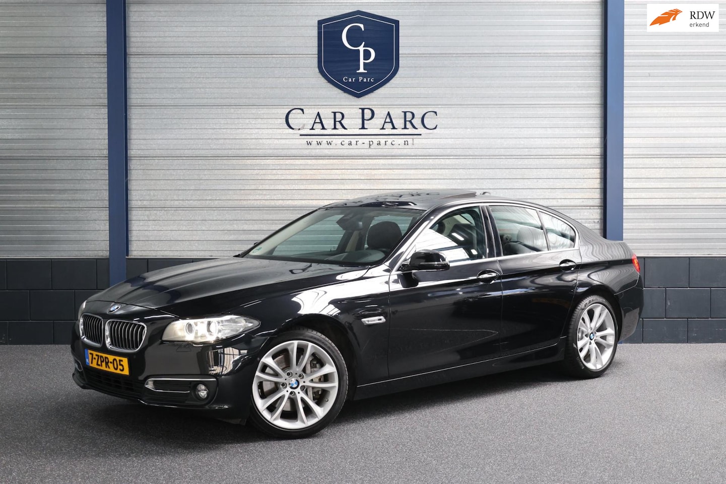 BMW 5-serie - 528i High Executive FACELIFT/LCI/SCHUIFDAK/LEER+S.VERWARMING+MEMORY/LMV/CAM/CRUISE/ECC/12 - AutoWereld.nl