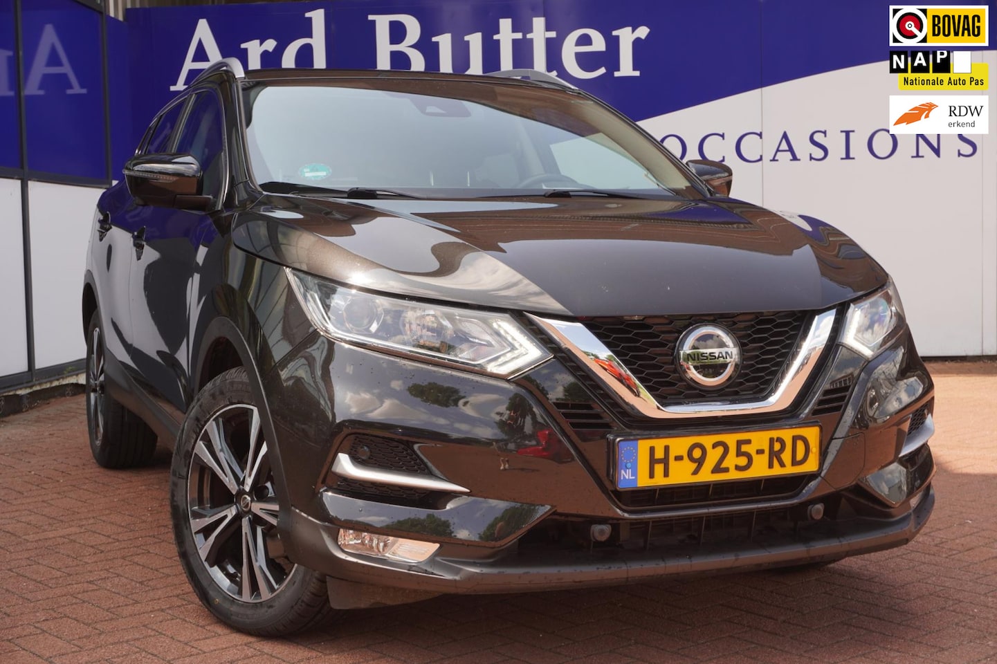 Nissan Qashqai - 1.3 DIG-T N-Connecta+360-Camera+pano-dak+navigatie+Nieuwe-banden ETC ETC !! - AutoWereld.nl