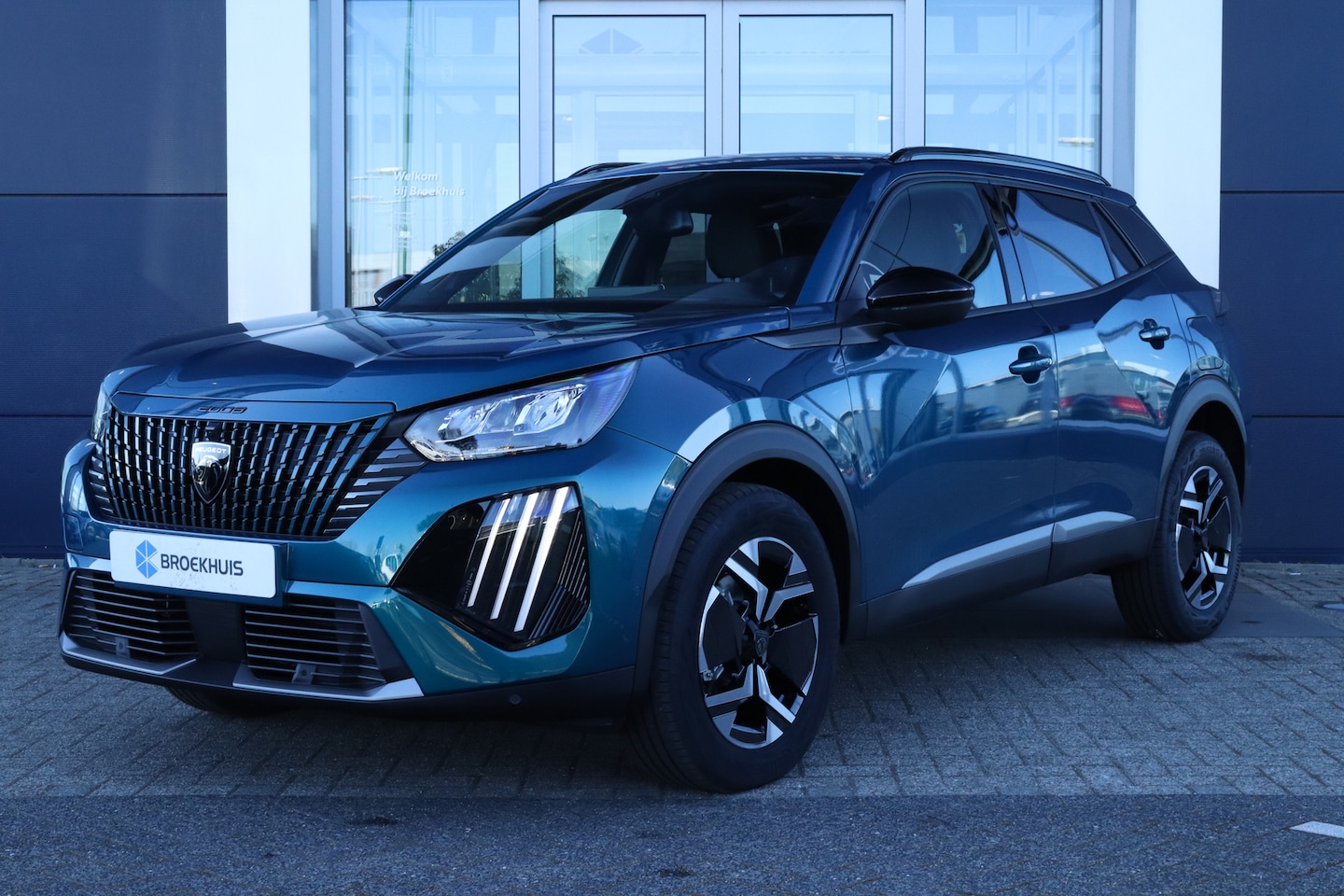Peugeot 2008 - 1.2 Hybrid 145 Allure | Adaptive Cruise | Camera V/A | Navi | Carplay | Climate | Keyless - AutoWereld.nl
