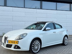Alfa Romeo Giulietta - 1.4 T Distinctive Dak/1ste eigen./NAP/Dealer Ond
