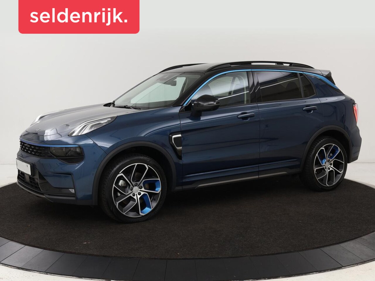 Lynk & Co 01 - 1.5 Plug In | Panoramadak | Infinity by Harman | 360 camera | Adaptive cruise | Stoelverwa - AutoWereld.nl