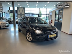 Ford Focus - 1.6-16V Titanium Airco|PDC|St.verwarming|Trekhaak