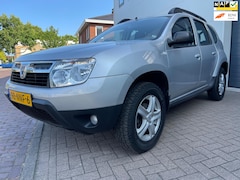 Dacia Duster - 1.6 Lauréate 2wd/Airco/1eigenaar/Dealer-onderhouden/Trekhaak/Aux/Elek-pakket/Lmv
