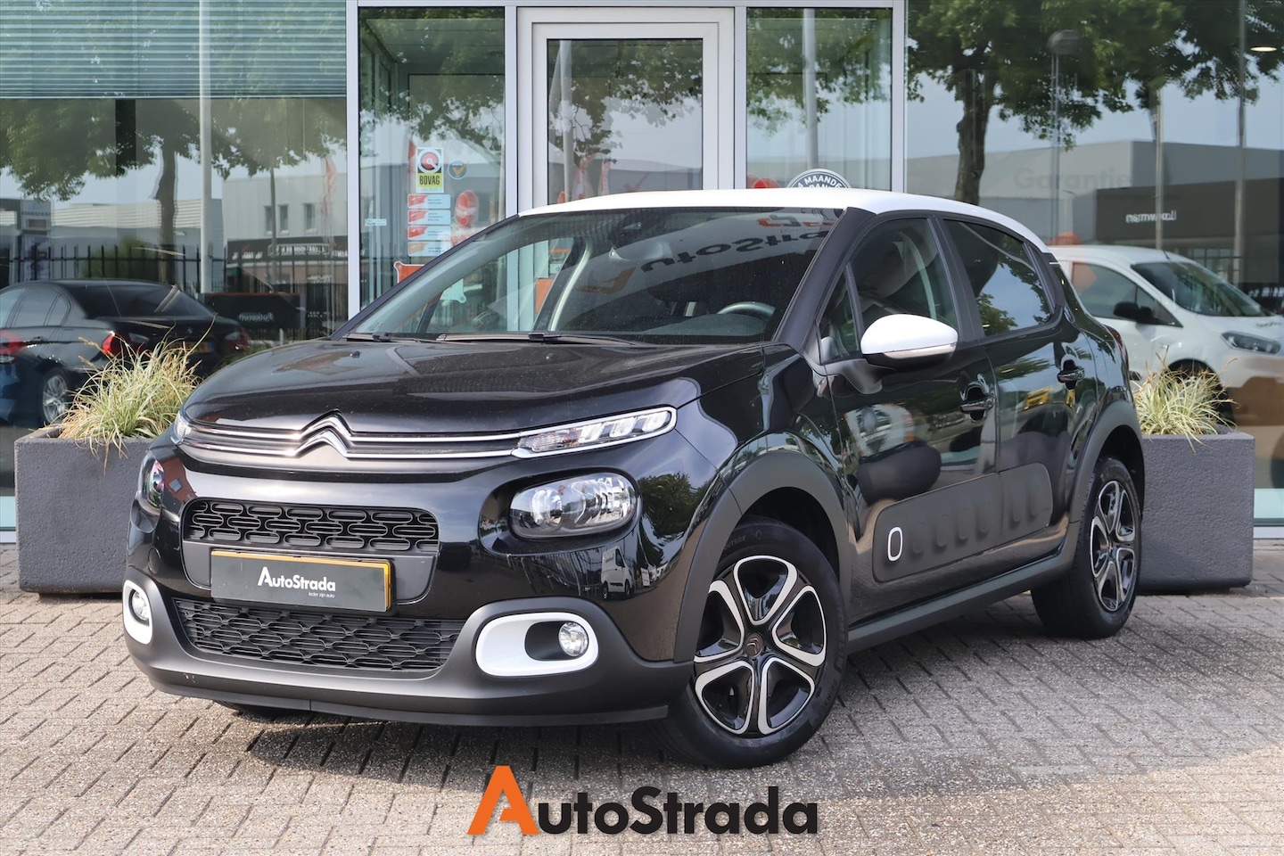 Citroën C3 - 1.2 PureTech 82pk S&S | Cruise | Climate | Navi | Carplay | Radio | Sensoren - AutoWereld.nl