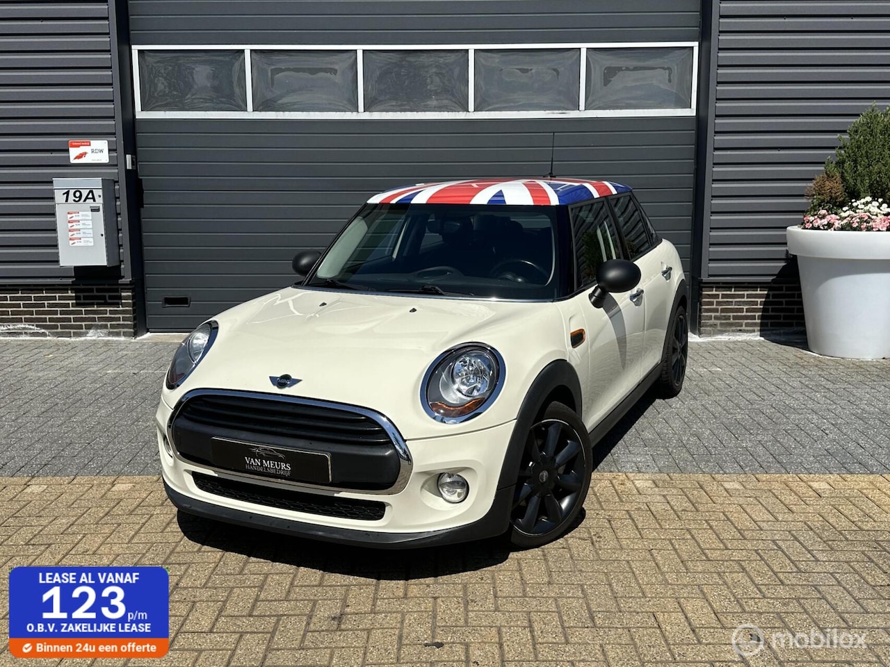 MINI One - Mini 1.2 Airco, cruise, navigatie, 5 deurs, apk 08-01-2026 - AutoWereld.nl