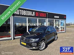 Volkswagen T-Roc - 1.5 TSI Sport ACC/Virtual/Camera/18Inch/NAP