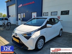 Toyota Aygo - 1.0 VVT-i x-play 5 deurs airco, camera