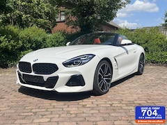 BMW Z4 Roadster - sDrive20i M -Sport| Camera| Navi+BT