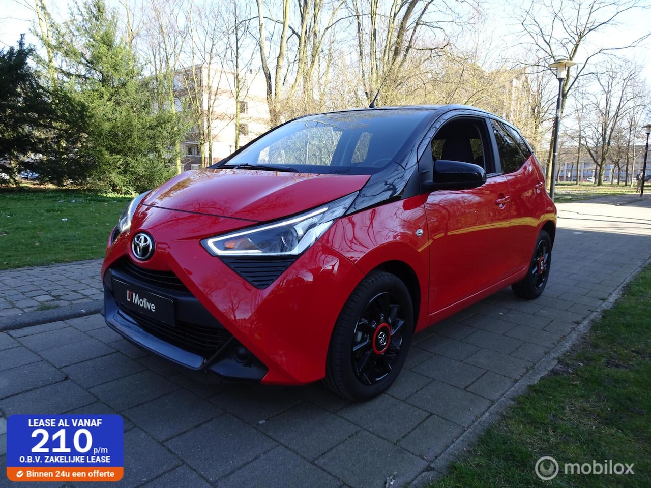 Toyota Aygo - 1.0 VVT-i X-Play|BI-TONE|Apple Carplay|Camera| - AutoWereld.nl
