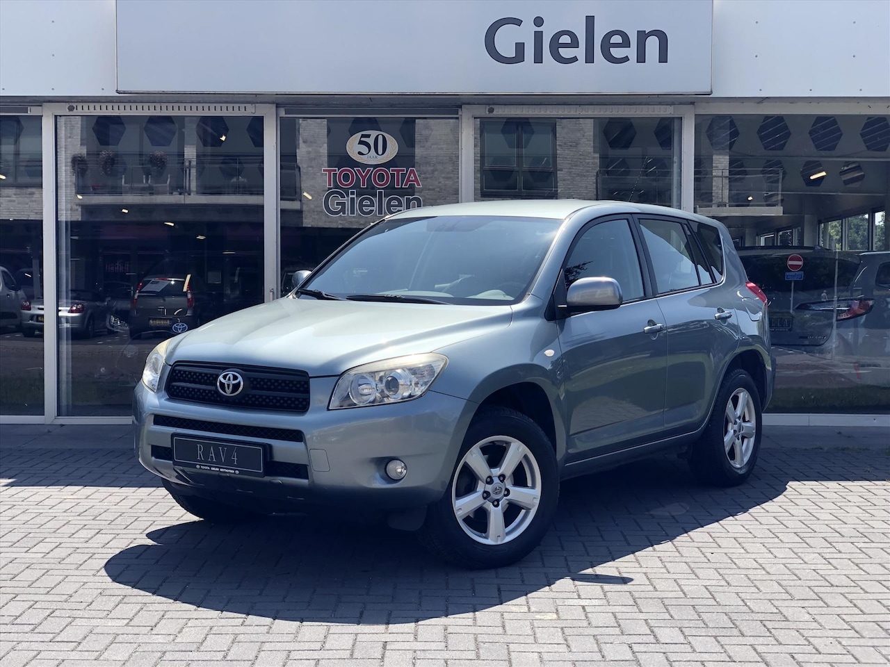 Toyota RAV4 - 2.0 VVTi Automaat Executive | Trekhaak, Leer, Cruise control, Stoelverwarming, 17 inch, Cl - AutoWereld.nl