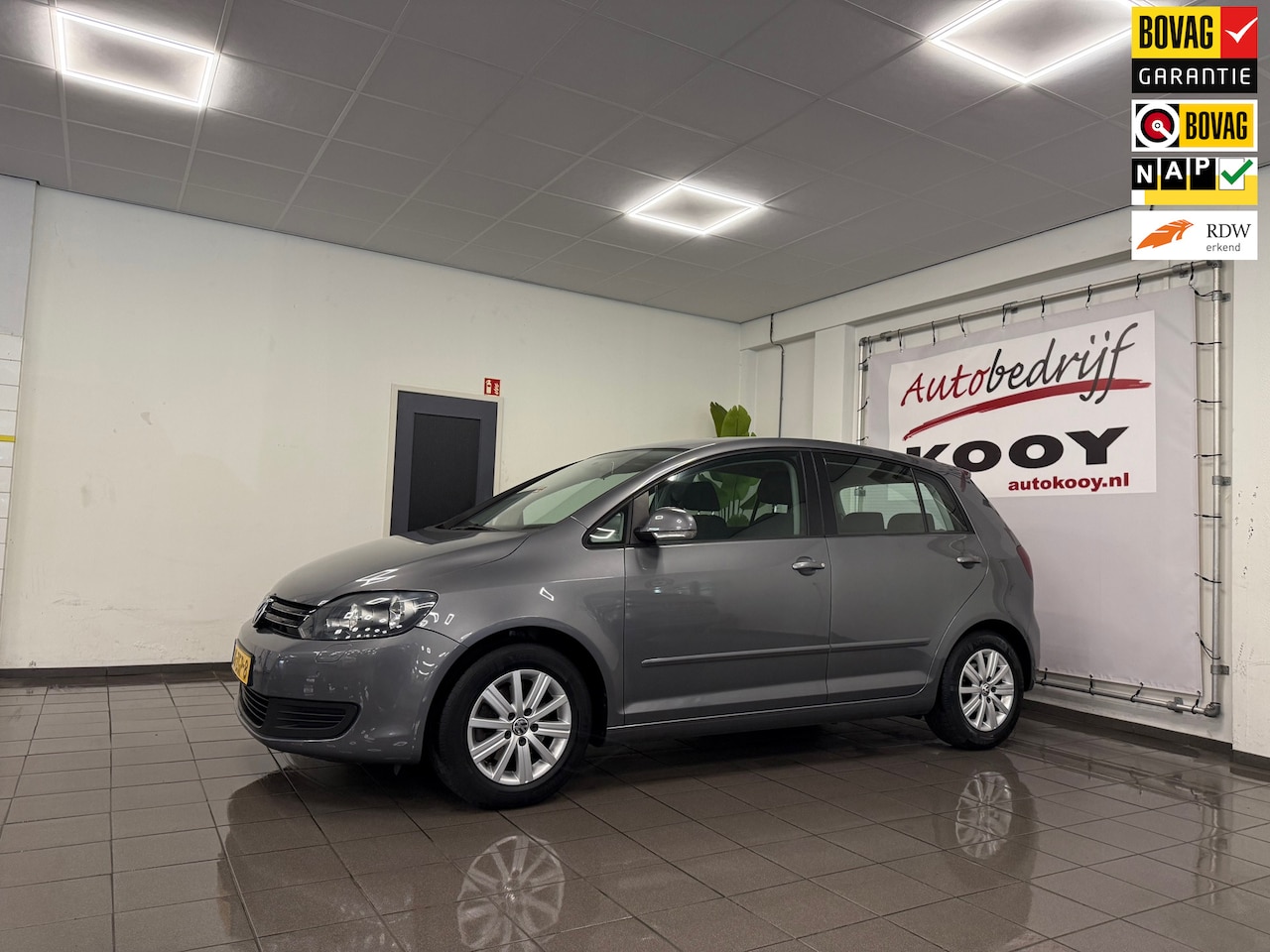 Volkswagen Golf Plus - 1.4 TSI Comfortline * Automaat / Trekhaak / Parkeersensoren / NL Auto * - AutoWereld.nl