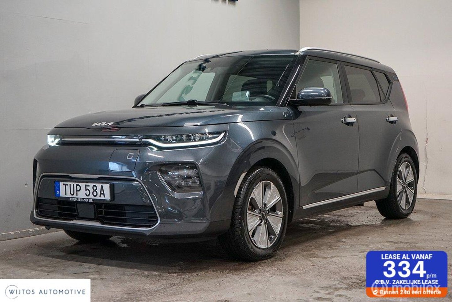 Kia e-Soul - ExecutiveLine 64kWh ExecutiveLine 64 kWh, leer, 3 fase, HK, navi - AutoWereld.nl