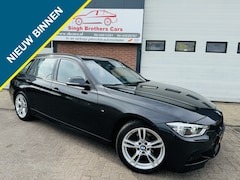 BMW 3-serie Touring - 318i M-SPORT AUT C PLAY NAP XEN TREKHAAK
