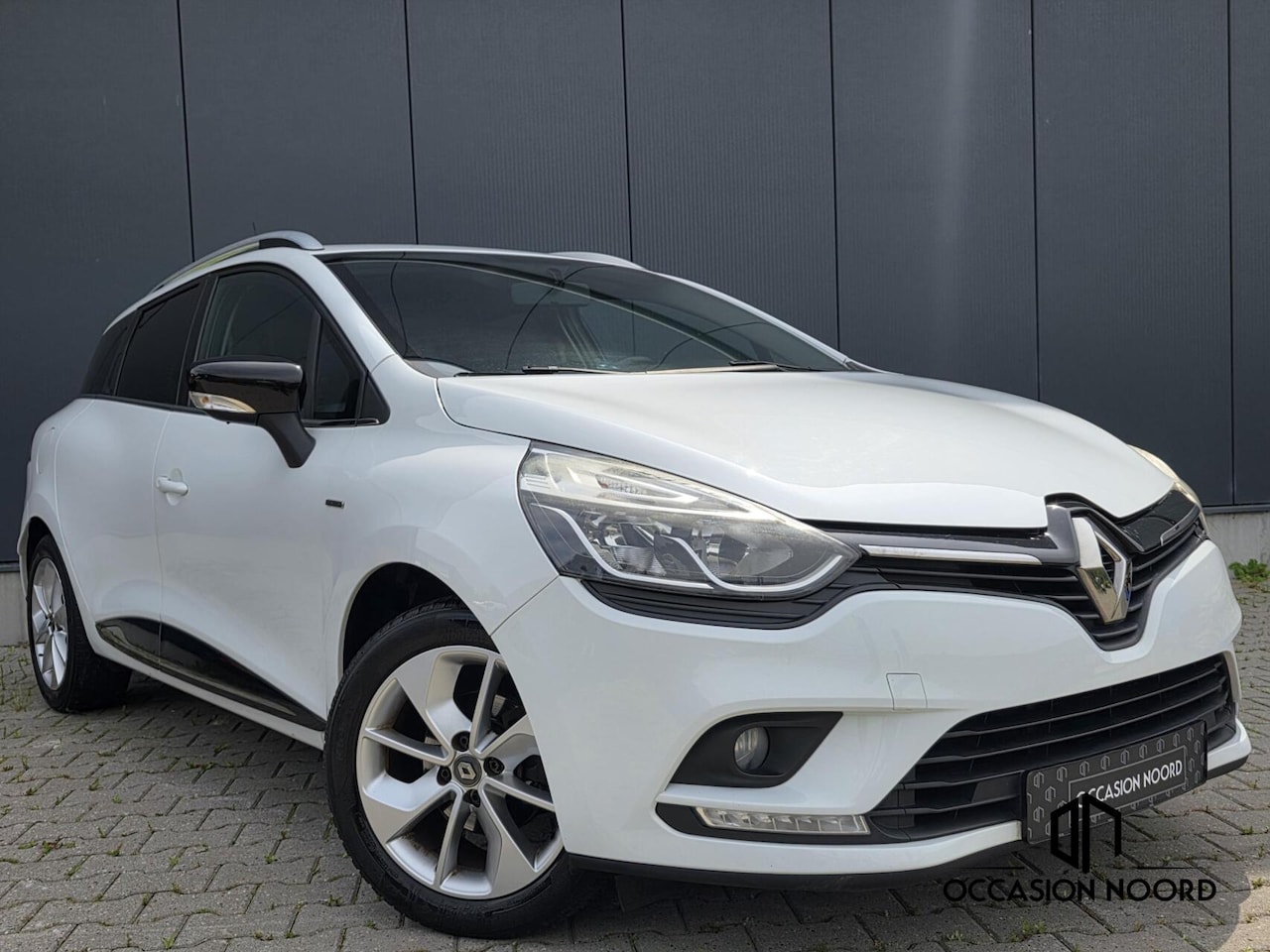 Renault Clio Estate - 0.9 TCe Limited|Dab+|Navi|Cruise|Airco| - AutoWereld.nl