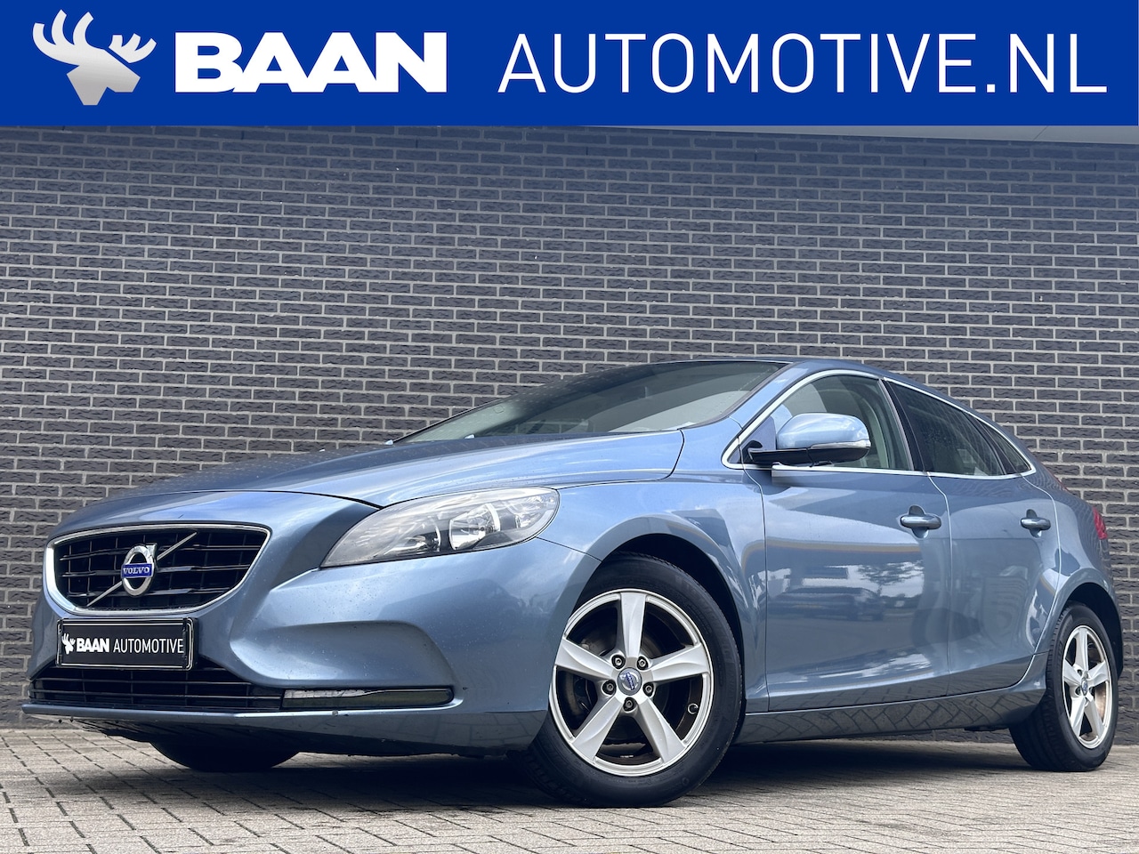 Volvo V40 - 1.6 D2 Momentum | Leder | Navigatie | Stoelverwarming - AutoWereld.nl