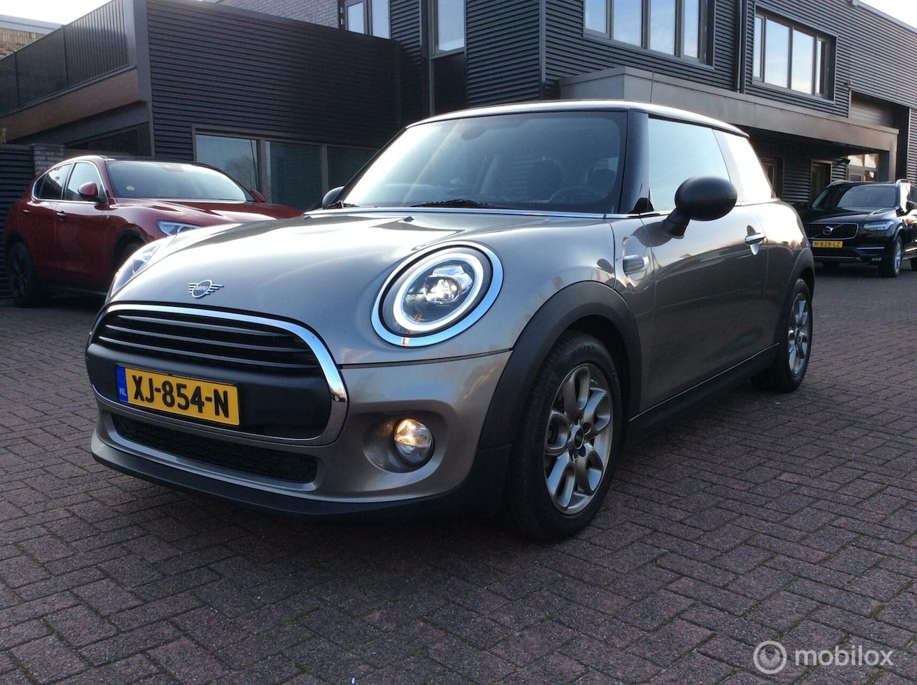 MINI One - Mini 1.5 Chili Navigatie 16"lm vlg Airco 3-Deurs - AutoWereld.nl