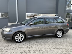 Toyota Avensis Wagon - 1.8 VVTi Luna