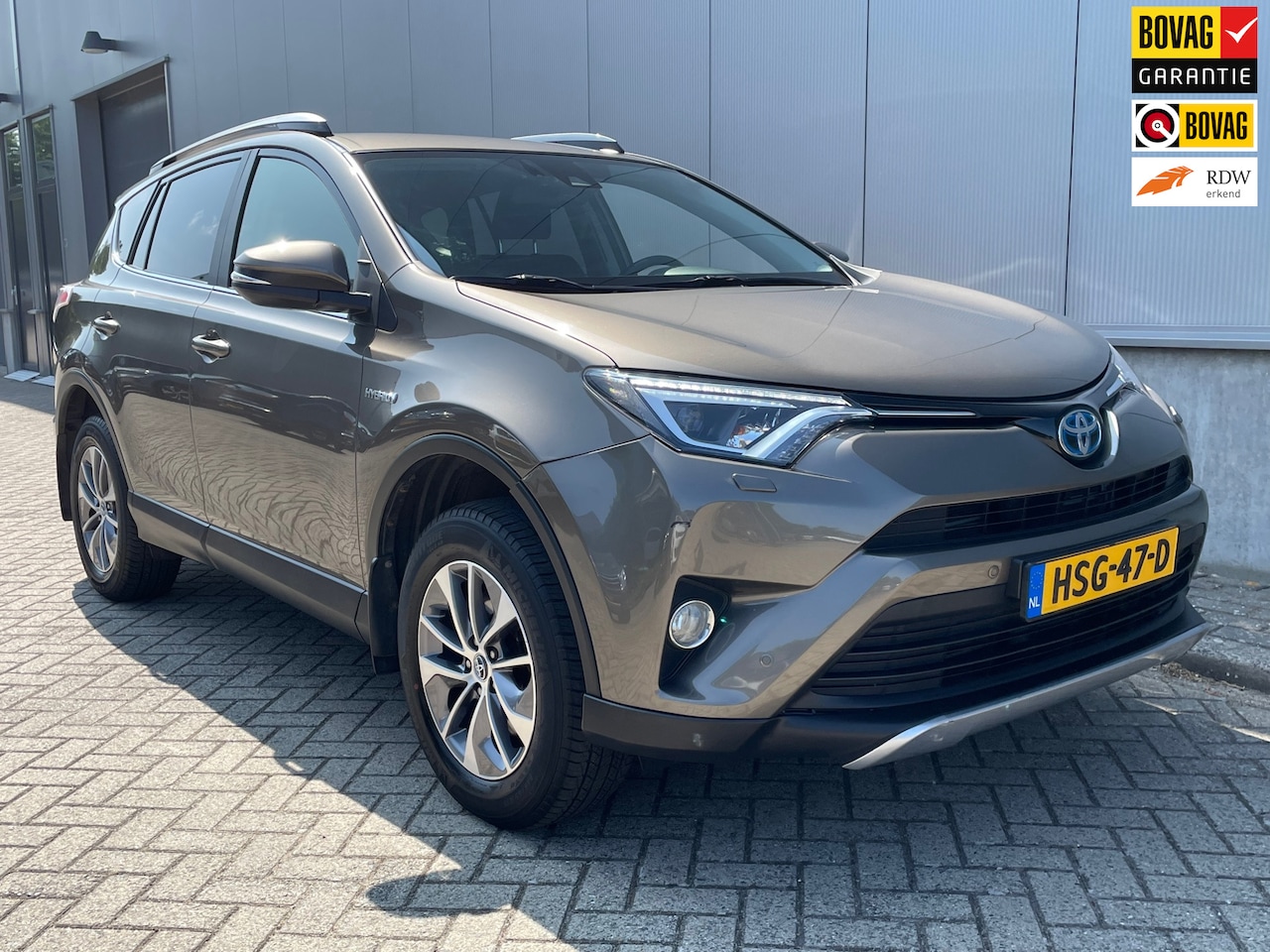 Toyota RAV4 - 2.5 Hybrid Dynamic / Navigatie / stoelverwarming - AutoWereld.nl