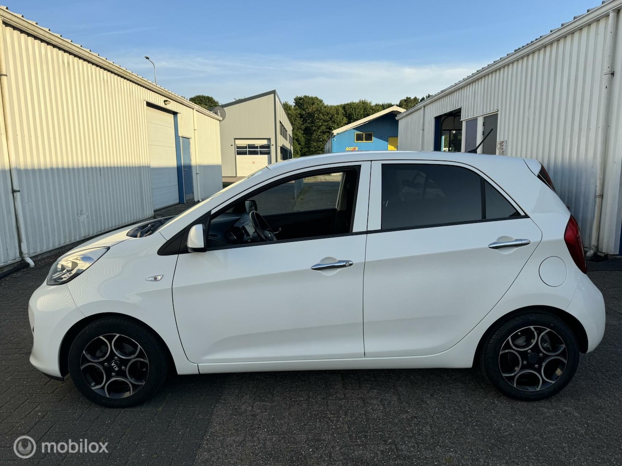 Kia Picanto - 1.0 CVVT First Edition| Carplay | Airco | Cruise - AutoWereld.nl