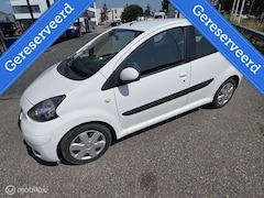 Toyota Aygo - 1.0-12V Comfort. AUTOMAAT, 5 DEURS, APK