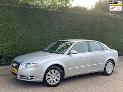 Audi A4 Limousine - 2.0 AIRCO IJSKOUD/RIJDT SUPER/APK 6-2026
