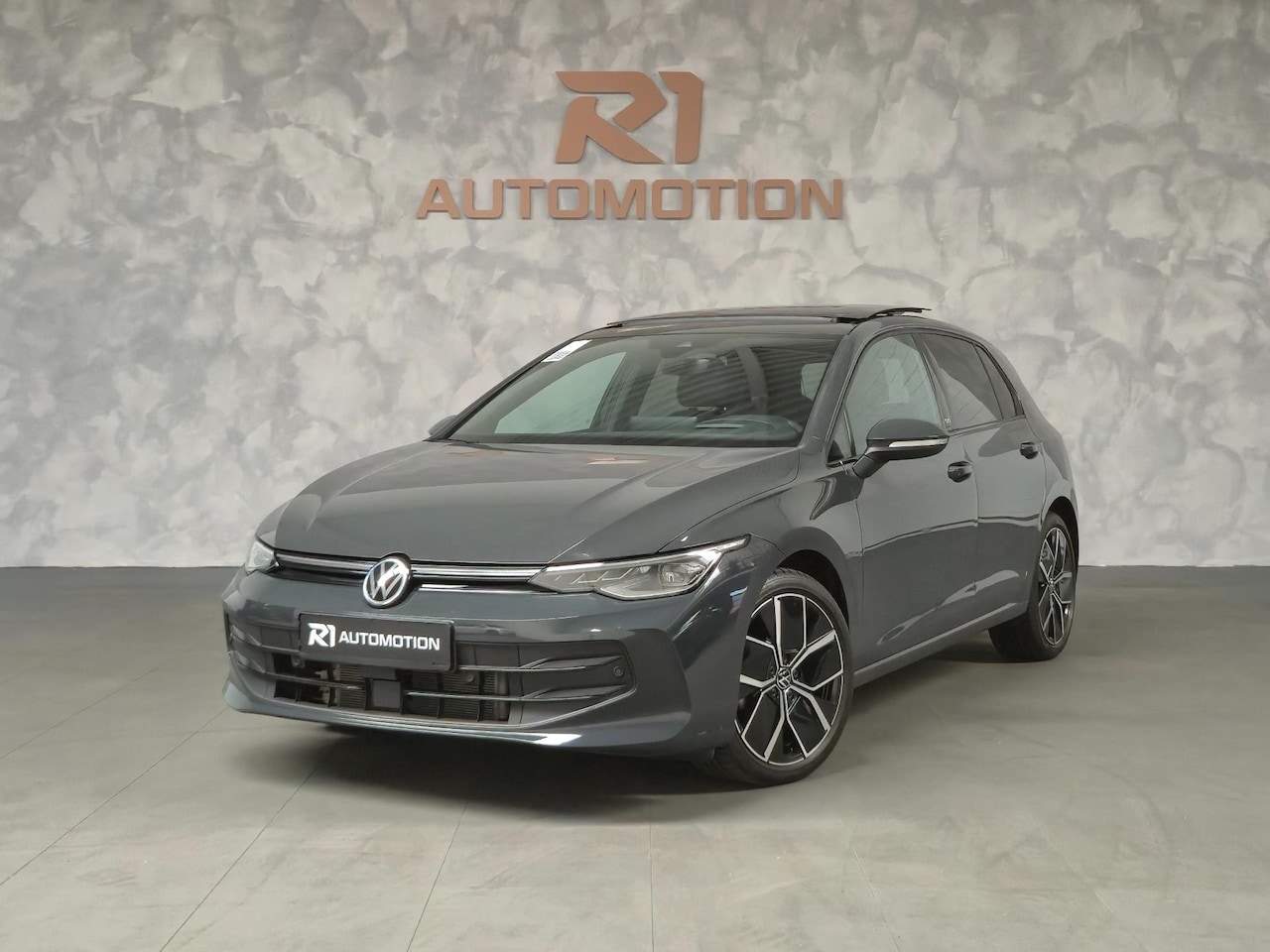 Volkswagen Golf - 8.5|50 Edition|PANO|KEYLESS|CAM|HuD|IQ.LIGTH|SFEER|VIRTUAL|MEMRY|STOELVERW|MASSAGE|GARANTI - AutoWereld.nl