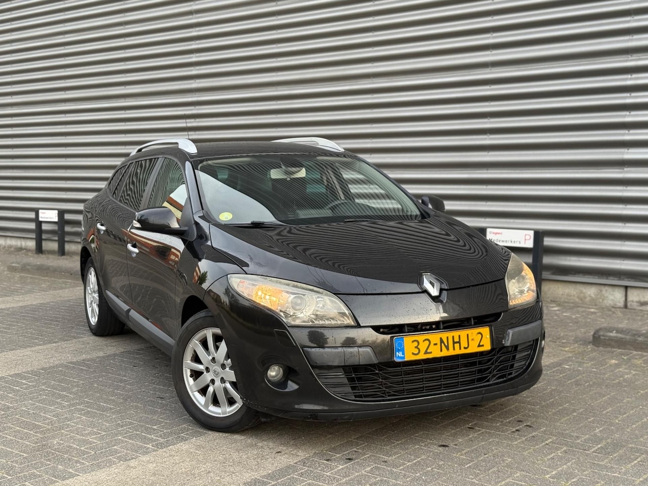 Renault Mégane Estate - 1.5 dCi (bj 09-2010) Clima/Cruise control/Navi/Lmv - AutoWereld.nl