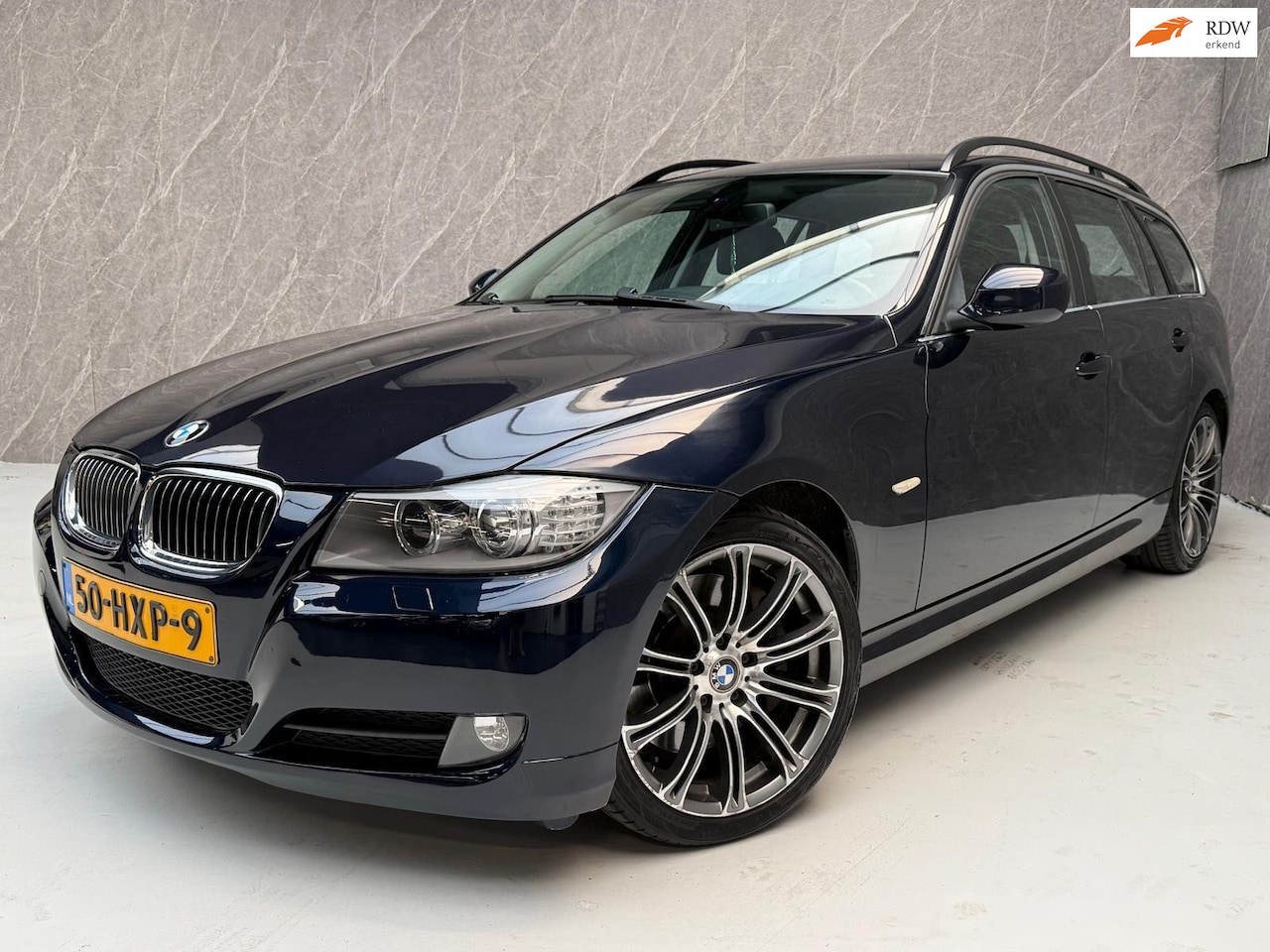 BMW 3-serie Touring - 330i 272 PK High Executive / NAP / 2e Eigenaar - AutoWereld.nl