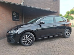 Volkswagen Polo - 1.0 TSI Life 95PK Carplay / Adaptieve Cruise Controle / Parkeer Sensoren / DAB radio / Fac