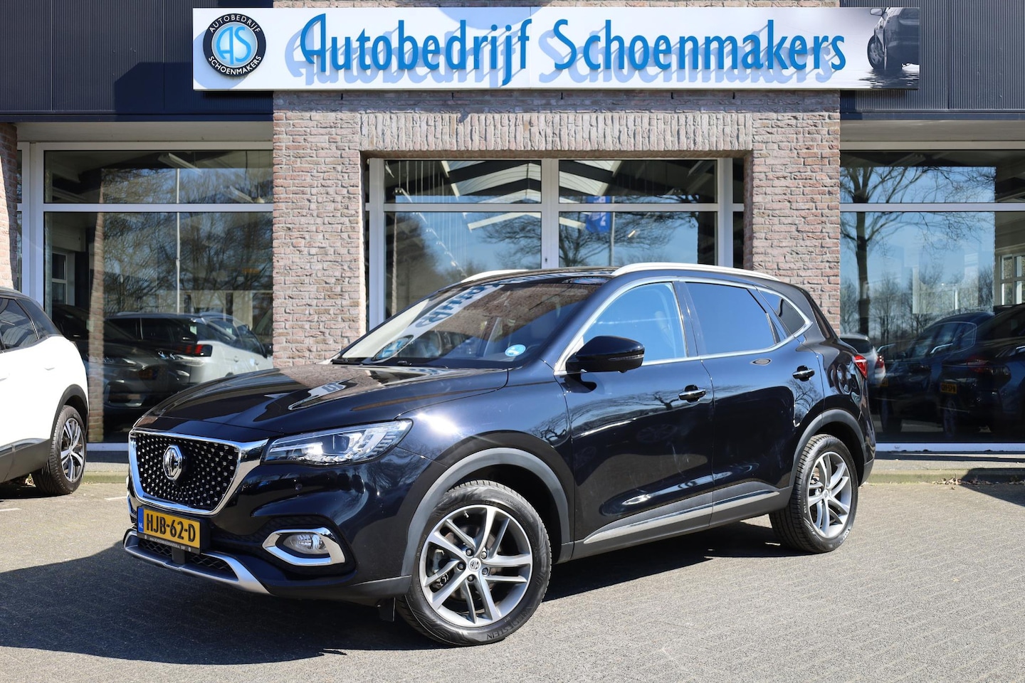 MG EHS - 1.5 TGDI Luxury PANO 360-CAMERA LEER DAB CARPLAY NAVI STOELVERWARMING SFEERVERLICHTING 18" - AutoWereld.nl