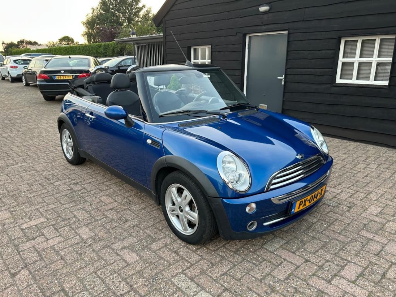 MINI Cabrio - 1.6 One Sidewalk Mini 1.6 One Sidewalk - AutoWereld.nl