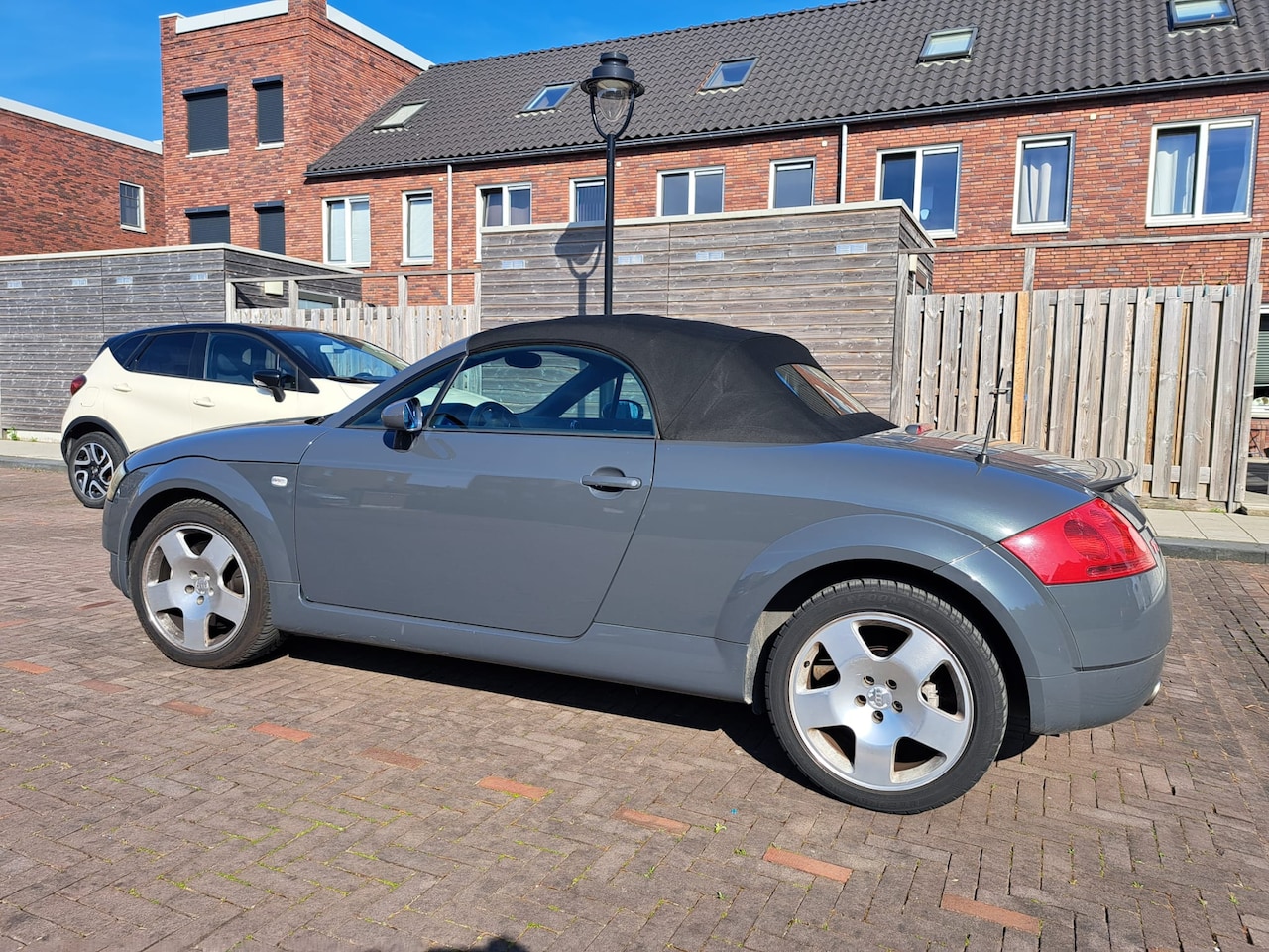 Audi TT Roadster - 1.8 5V Turbo Cabrio, antraciet - AutoWereld.nl