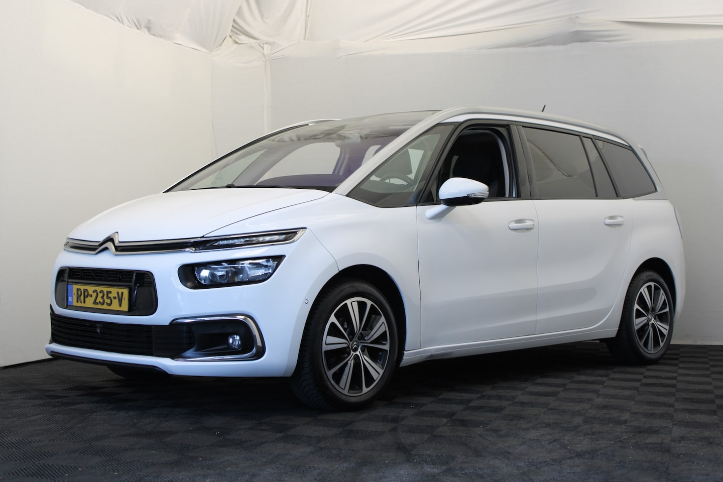 Citroën Grand C4 Picasso - 1.2 PureTech Shine |Pano|Massage| - AutoWereld.nl