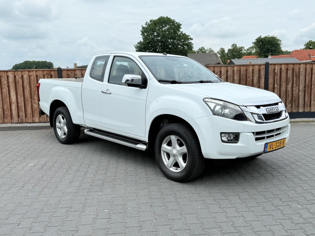 Isuzu D-Max - 2.5 Extended Cab LS 2.5 Extended Cab LS - AutoWereld.nl