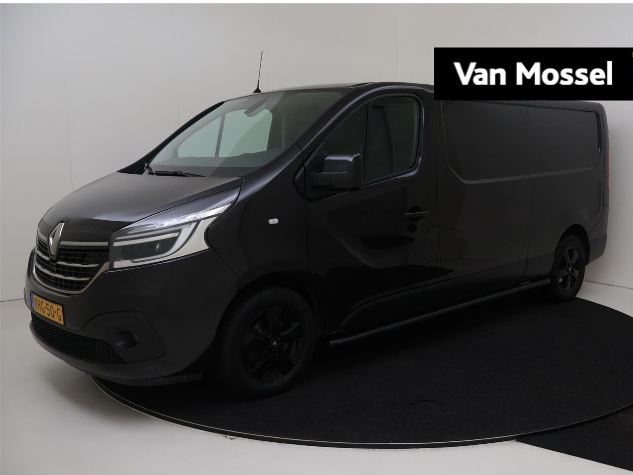 Renault Trafic - 2.0 dCi 145 T29 L2H1 Luxe | Automaat | Leder | Trekhaak | Achteruitrijcamera | Navigatie | - AutoWereld.nl