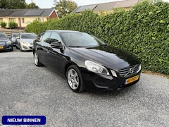 Volvo V60 - 2.0T Momentum | Leer | Navi | Autom. Airco | Cruise Control | PDC | LMV | Trekhaak | Kinde