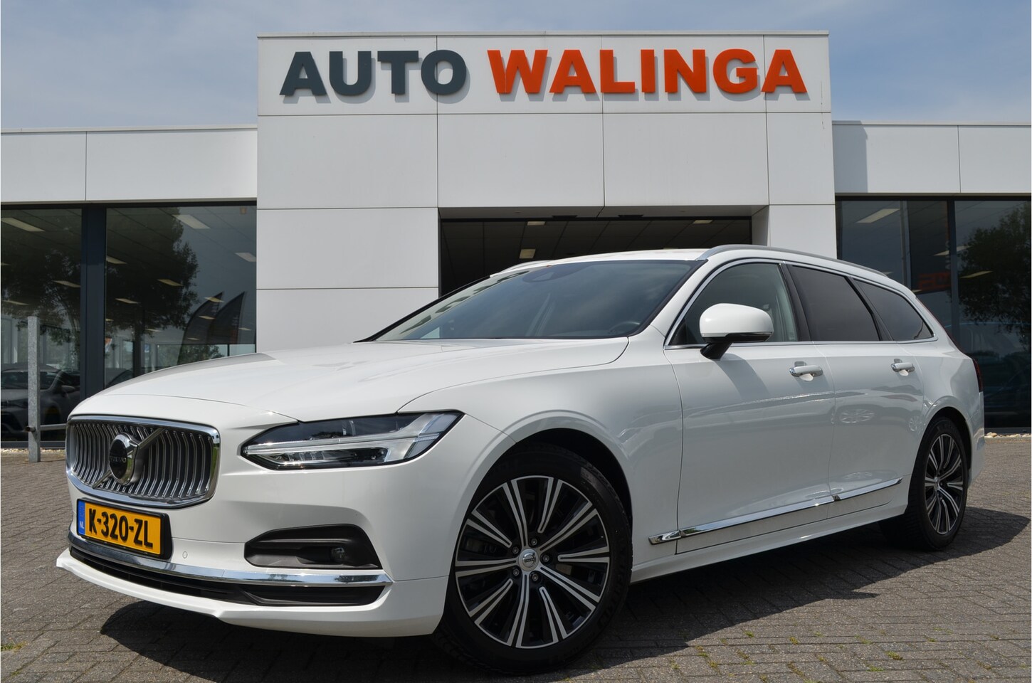 Volvo V90 - 2.0 B4 Inscription 2x Memory stoel | Pilot assist | Harman Kardon | Dodehoeksensor | Carpl - AutoWereld.nl